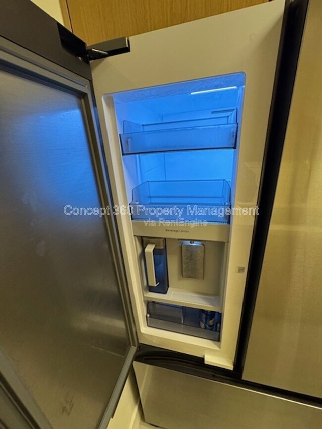 Building Photo - 1139 E Ocean Blvd