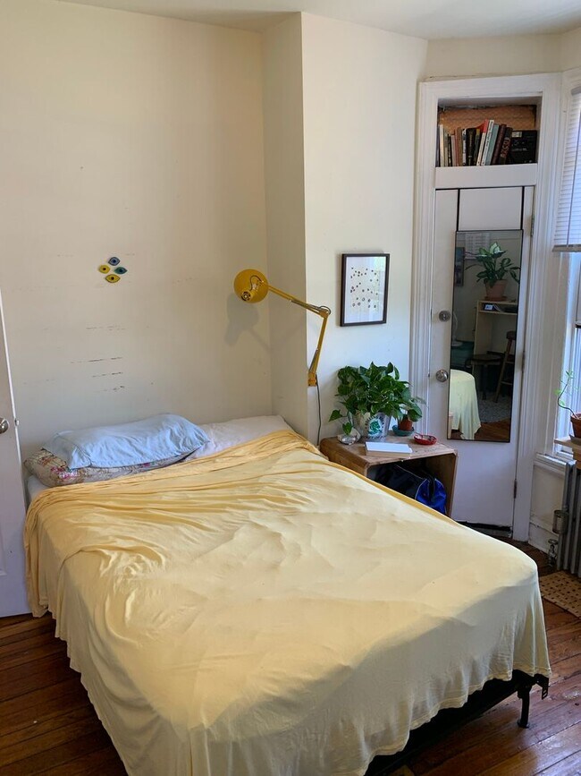 Building Photo - Amazing 1BR/1BA Apartment in University Ci...