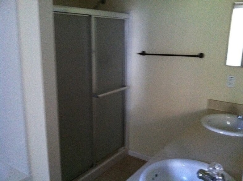 Shower in ensuite bathroom - 45 Harper Meadow Way