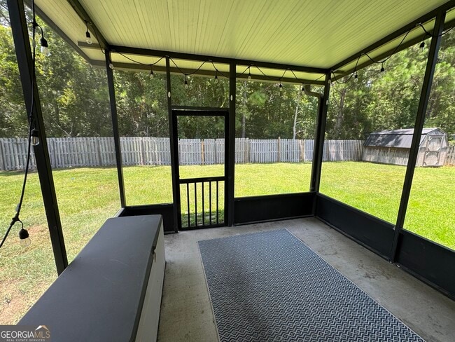 Building Photo - 607 Victorias Cir