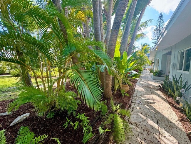 Building Photo - 2780 NE 16th St