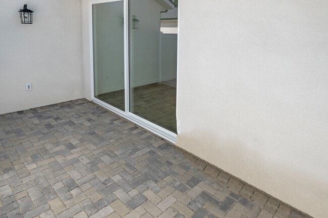 Building Photo - Two bedroom and one bath House in the hear...