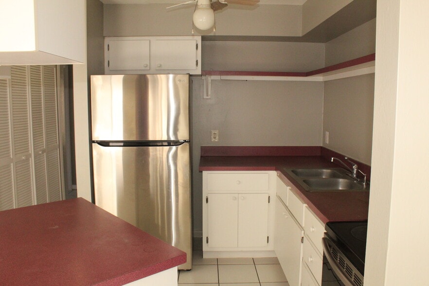 Building Photo - 1811 SE 15th Pl