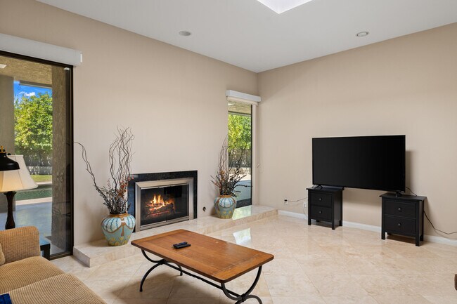 Building Photo - 70520 Gardenia Ct