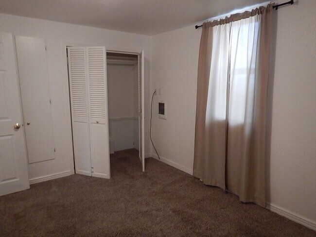 Building Photo - 0467