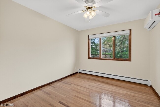 Building Photo - 97 Sipp Ave