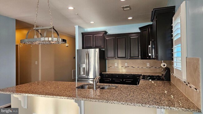 Building Photo - 11257 Yellowstone Ct