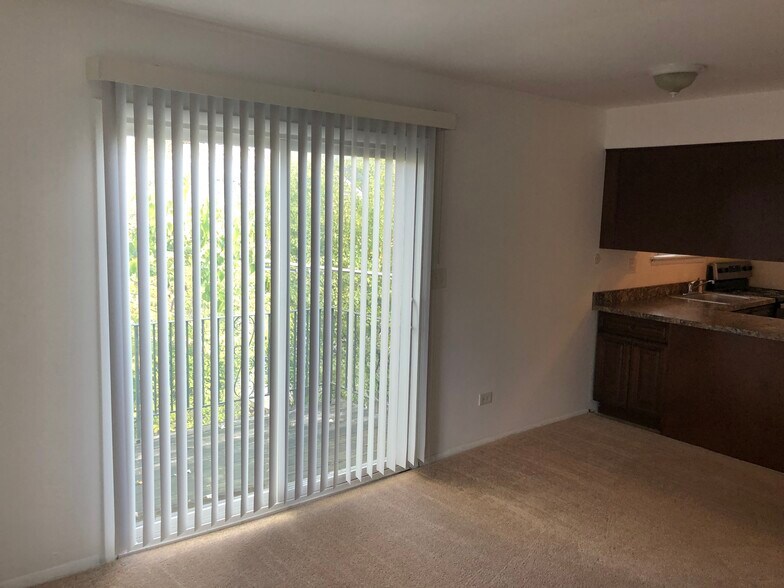 Building Photo - 650 Westmoreland Dr