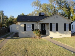 Building Photo - Beautiful Hardwood floors!  3/1/1 in the M...