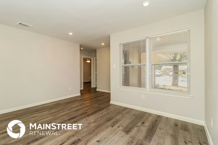 Building Photo - 2205 Marvel Dr