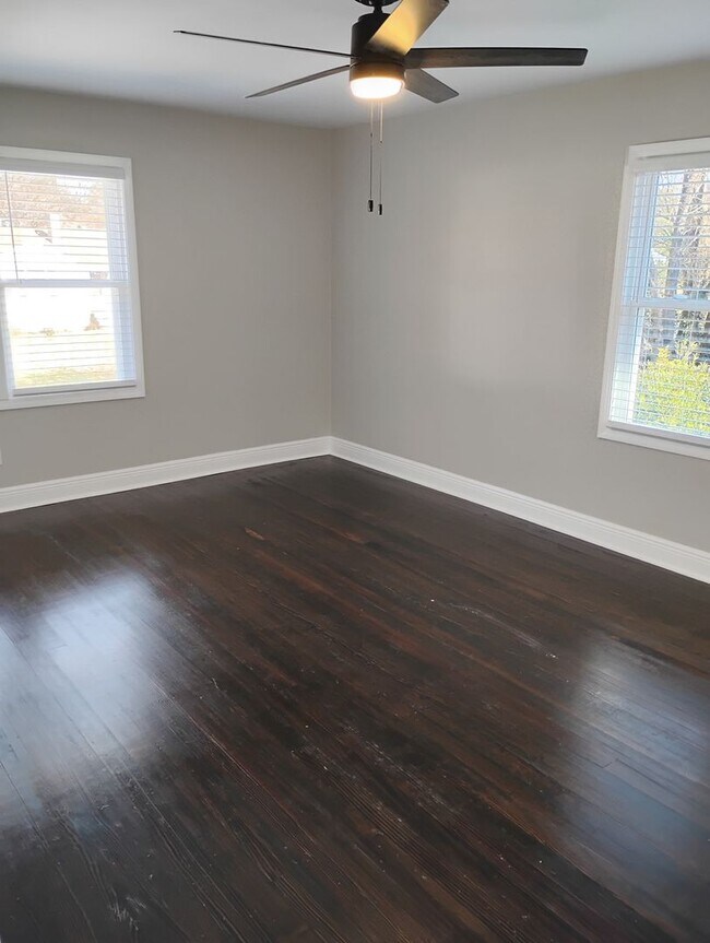 Building Photo - 26 Springbrook Cir