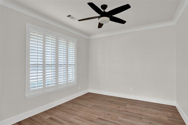 Building Photo - 1617 Sweetbay Dr