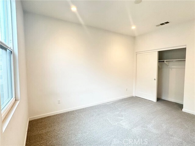 Building Photo - 126 Schick