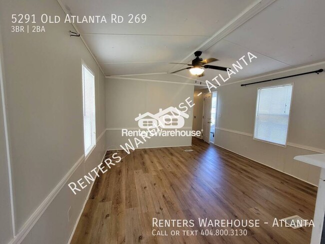 Building Photo - Spacious 3 Bedroom in quiet Mobile Park Ha...