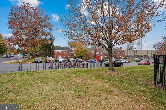 Building Photo - 1225 Martha Custis Dr