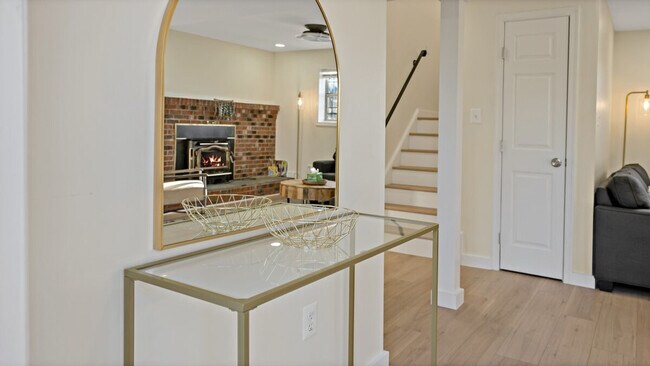 Building Photo - 228 Maryland Park Dr