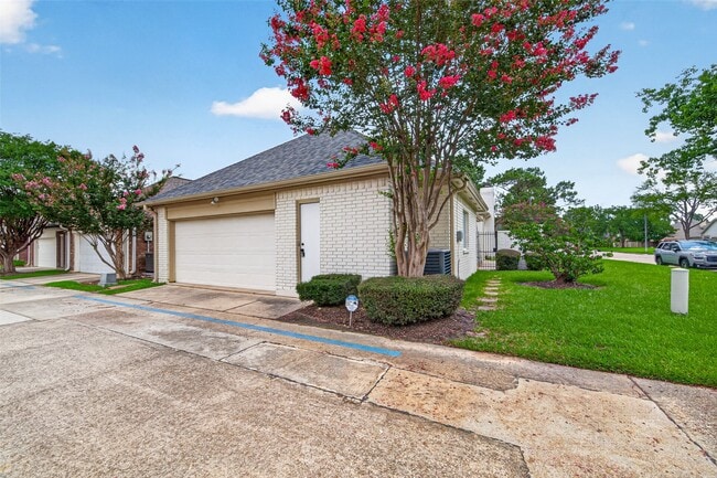 Building Photo - 14303 Reissen Ln