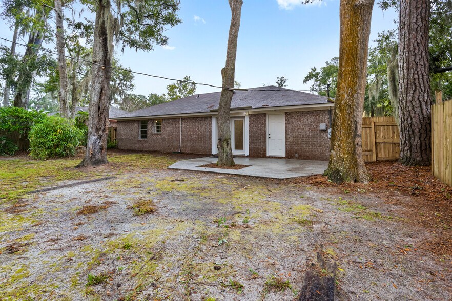 Building Photo - 115 Lucian Cir