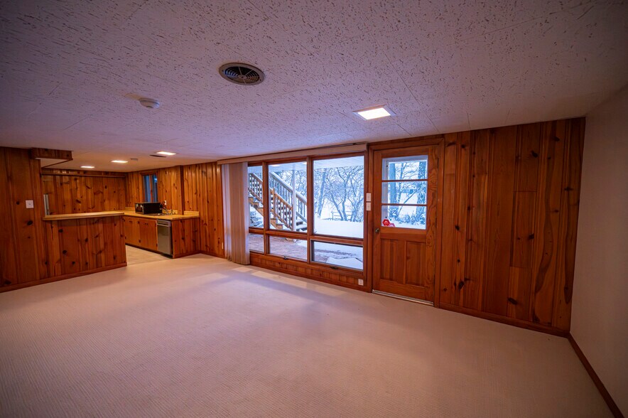 Building Photo - 1011 Third St