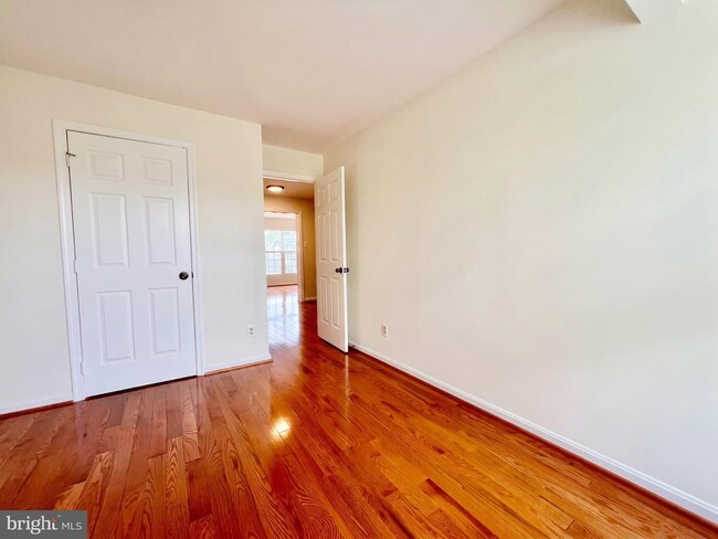 Building Photo - 5635 Gosling Dr
