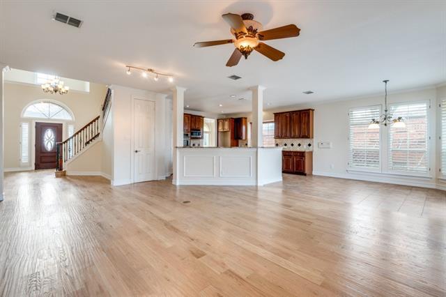 Building Photo - 702 E Peninsula Dr