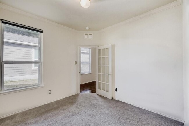 Building Photo - 183 Eves Necklace Dr.