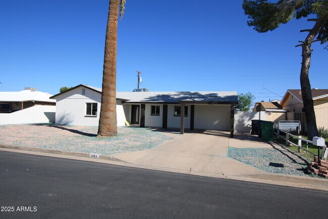 Primary Photo - 443 N Sycamore