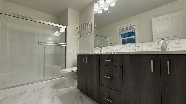 Building Photo - Luxury Meets Nature for this 3 BD | 2.5 BA...