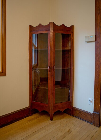 Building Photo - 225 Buell St