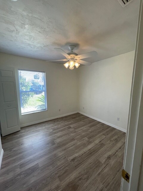 Building Photo - 111 Valencia Dr