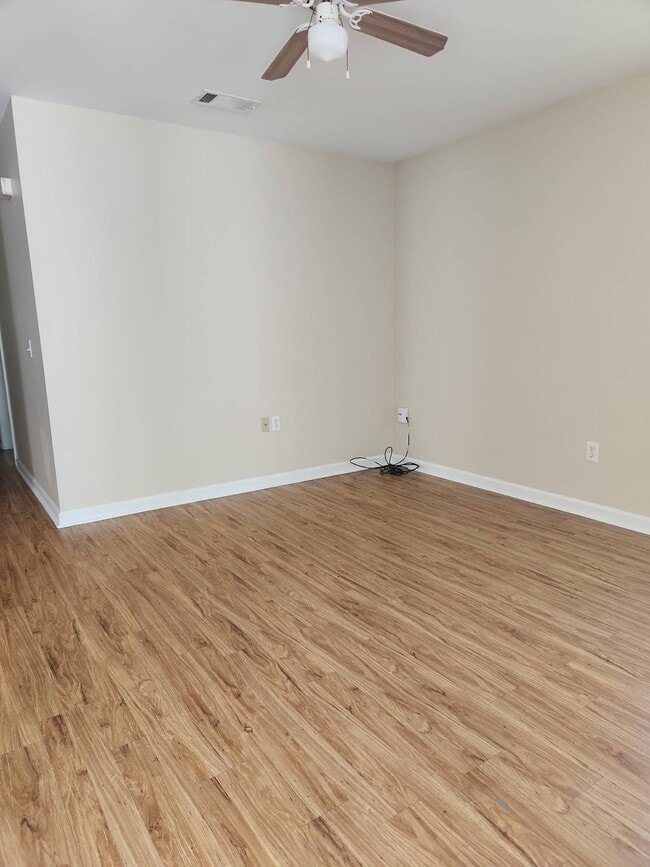 Building Photo - 5355 McClelland Dr