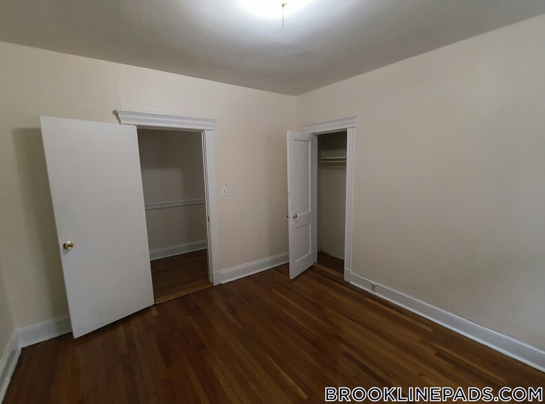 Building Photo - 360 Riverway