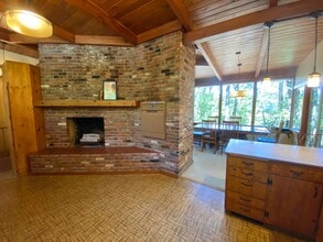 Building Photo - ALL UTILITIES INCLUDED! ~ 3 Bedroom 1 Bath