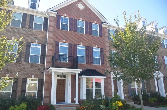 Building Photo - 1903 Old Brick Rd