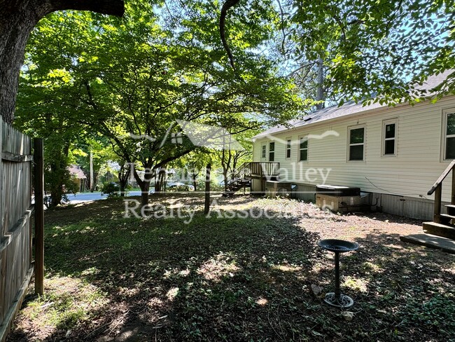 Building Photo - 720-722 W. Outer Dr.