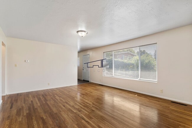 Building Photo - ? For Lease in Ogden, Utah – 3 Bed | 2 Bat...