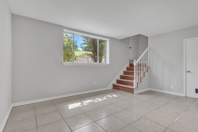 Building Photo - 622 Ermac Dr