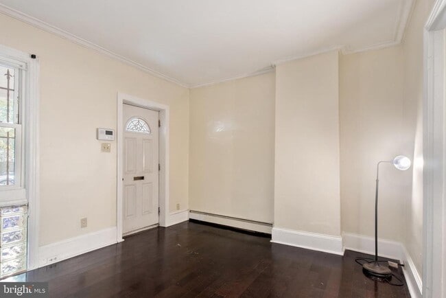 Building Photo - 925 S 46th St