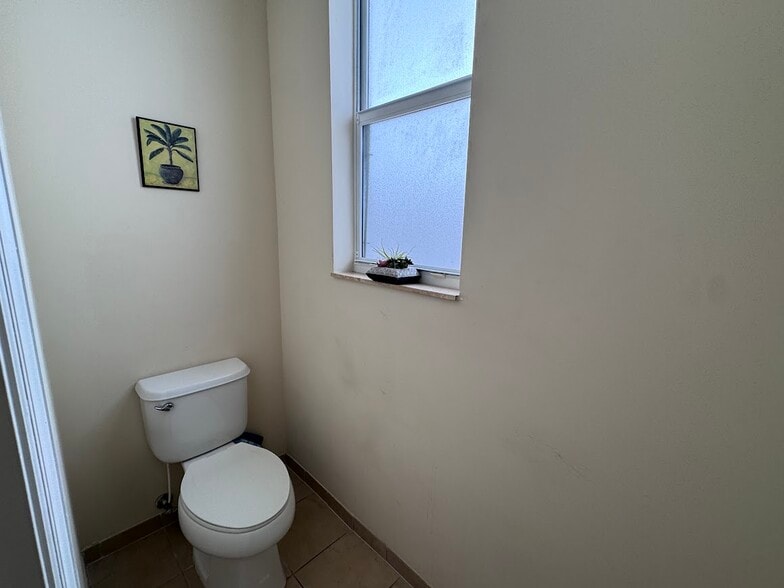 Building Photo - 9165 SW 170th Ave