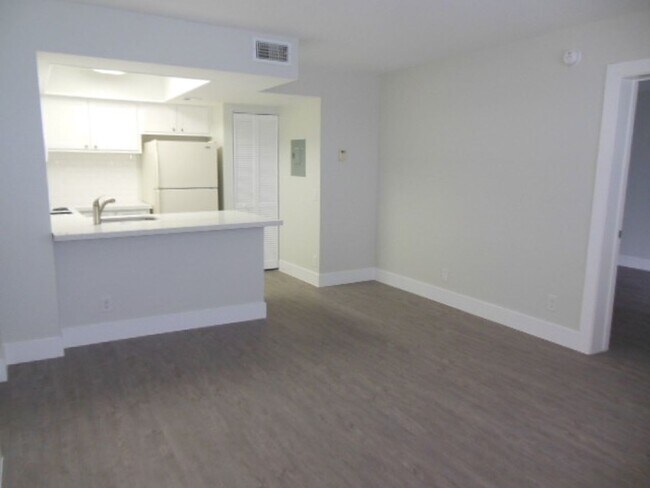 Building Photo - ONE BEDROOM ONE BATHROOM! WATERFRONT COMMUNITY!