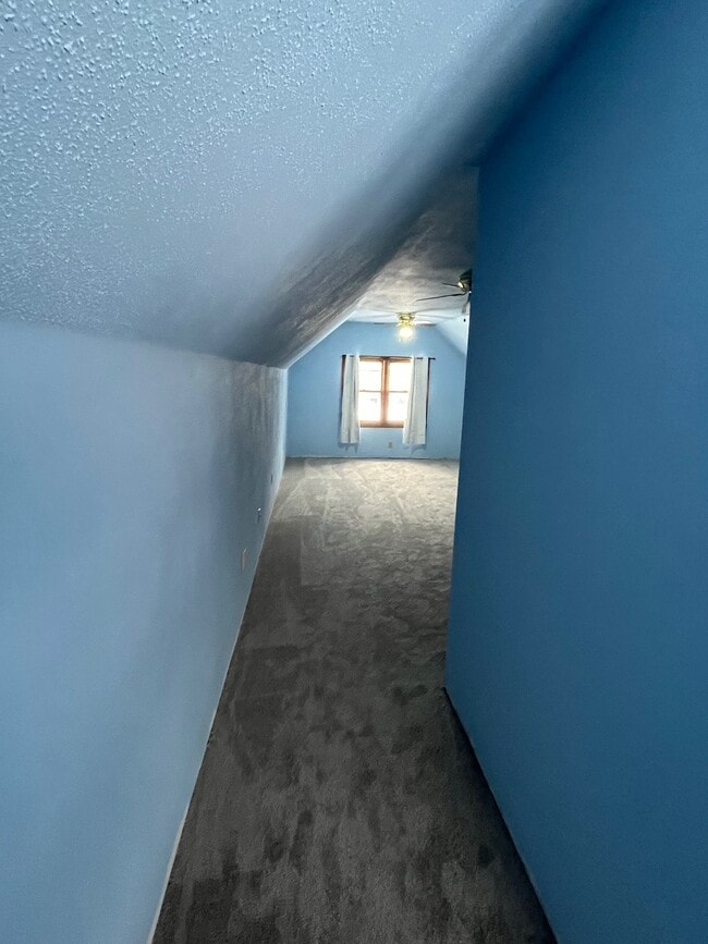 Building Photo - 817 N 5th St