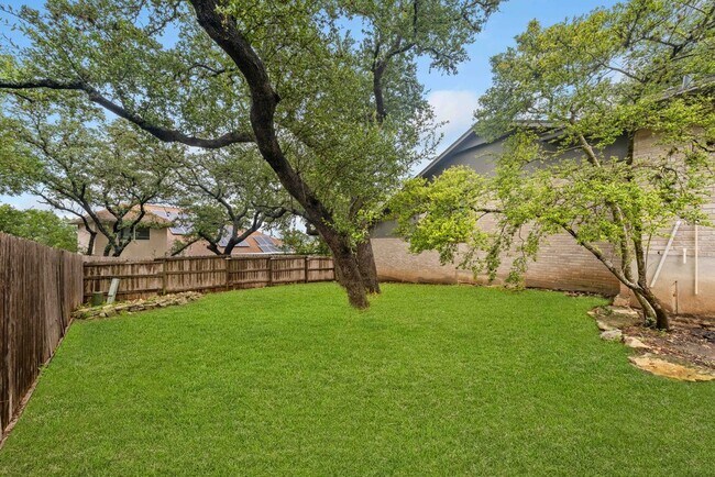 Building Photo - Stylish 3-Bed Home with Pool Access, Fenced Yard, and Garage — North Hills Village, San Antonio