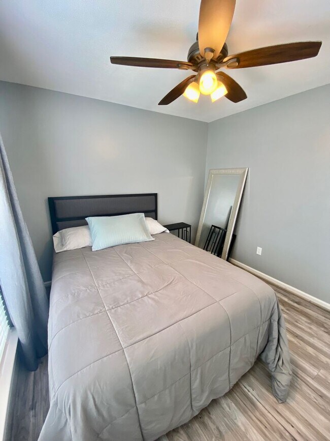 Building Photo - West AVL - Spacious Home in Scenic Bluff Subdivision