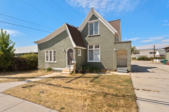 Building Photo - 4800 Holdings LLC