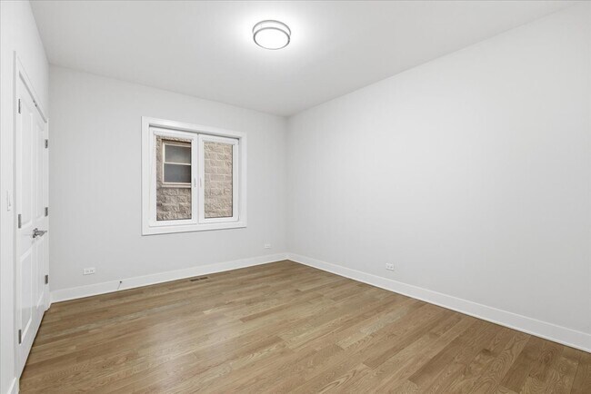 Building Photo - 4101 S Drexel Blvd