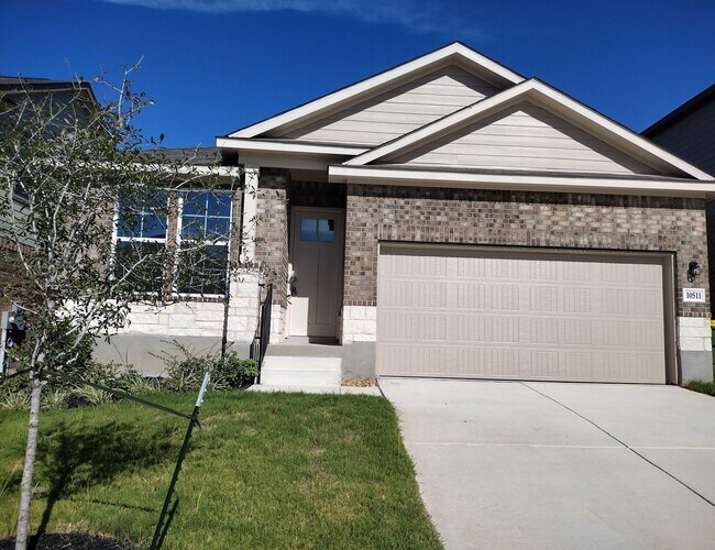 Building Photo - Beautiful 4 bedroom new build, it is a must see!!