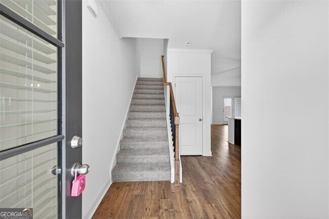 Building Photo - 5524 Garens Way