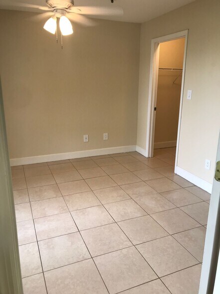 Building Photo - 4049 Crockers Lake Blvd