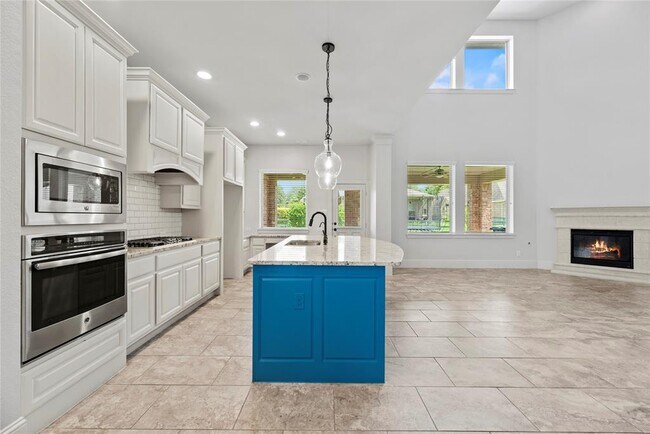 Building Photo - 30510 Hackberry Woods St
