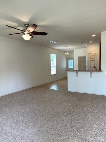Building Photo - 1702 Sand Hills Dr